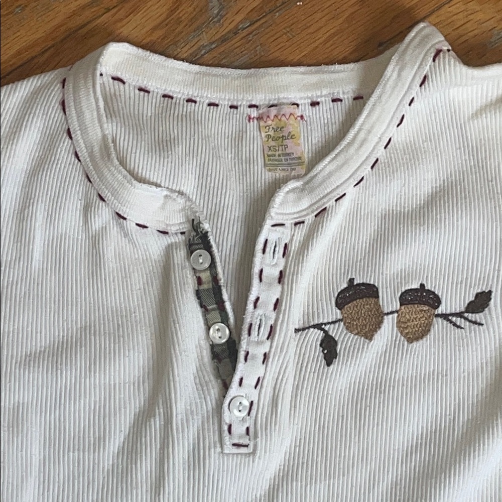 ♡ Cottage-core White Ribbed Top - Picture 2 of 4